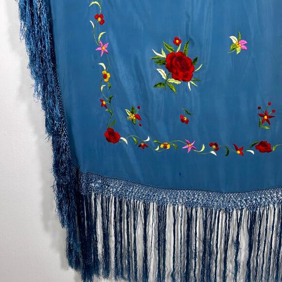Antique 1920s Piano Shawl Mantón de Manila Blue Silk Floral Embroidery Fringe - Picture 15 of 16